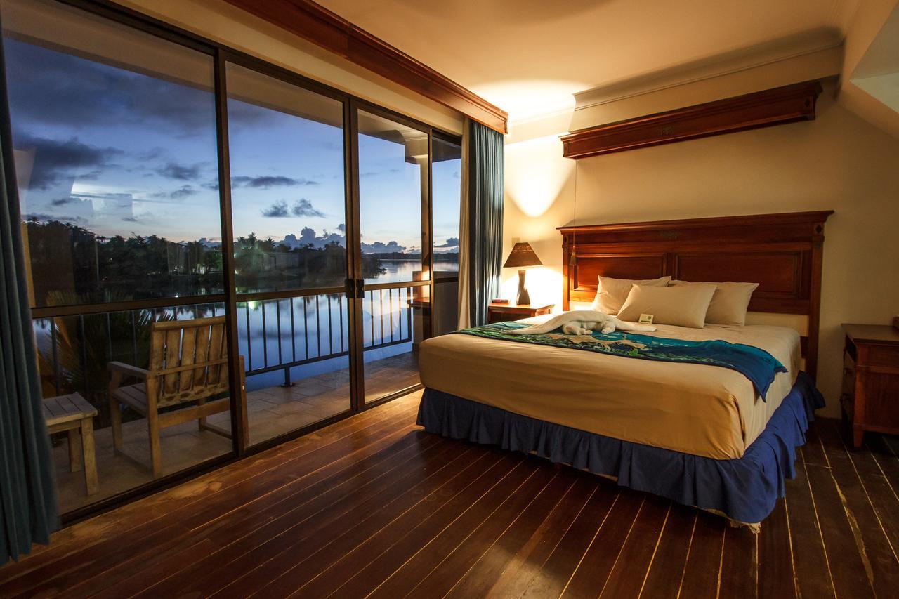 Manta Ray Bay Resort Colonia Exteriér fotografie