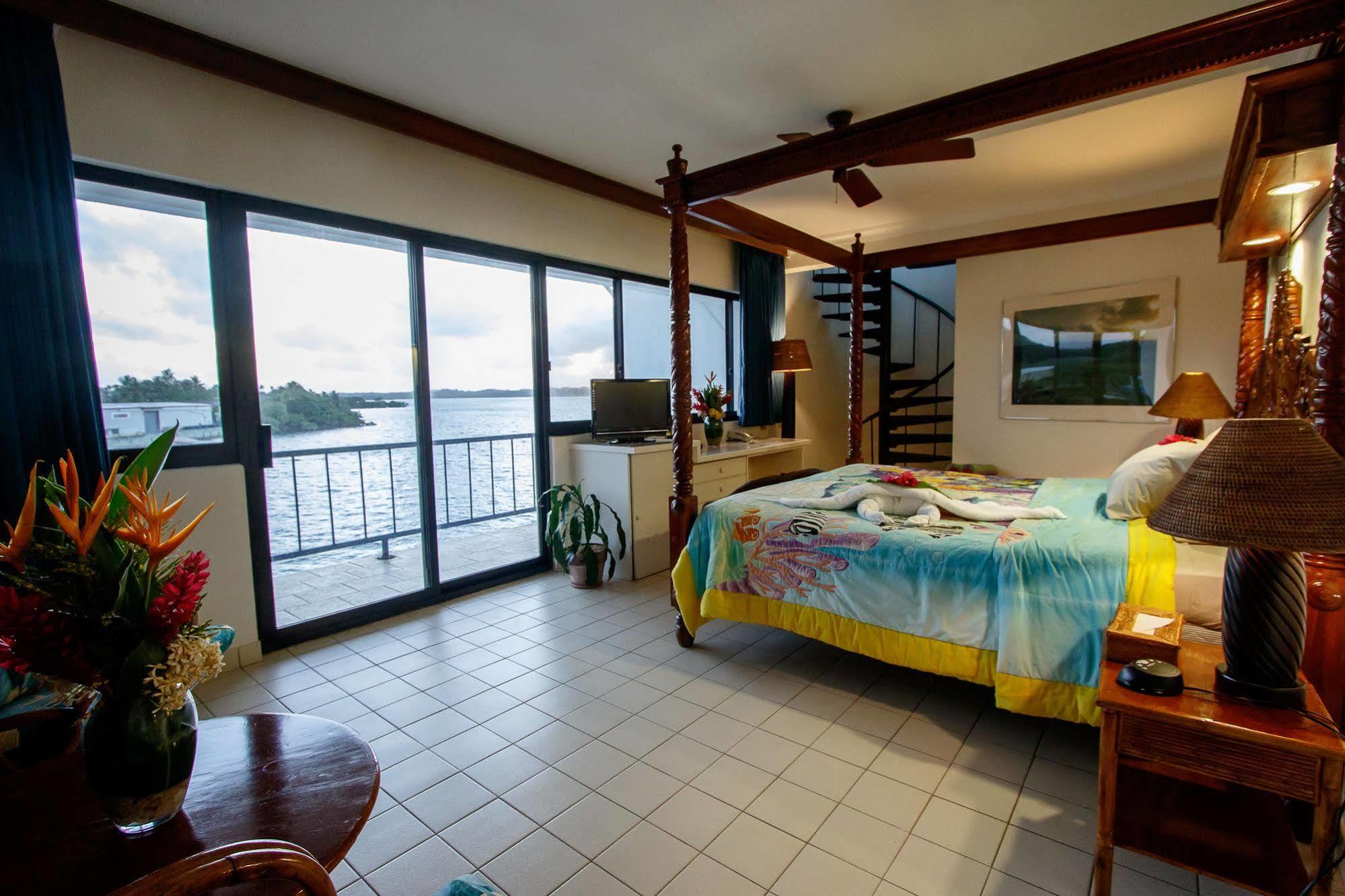 Manta Ray Bay Resort Colonia Exteriér fotografie